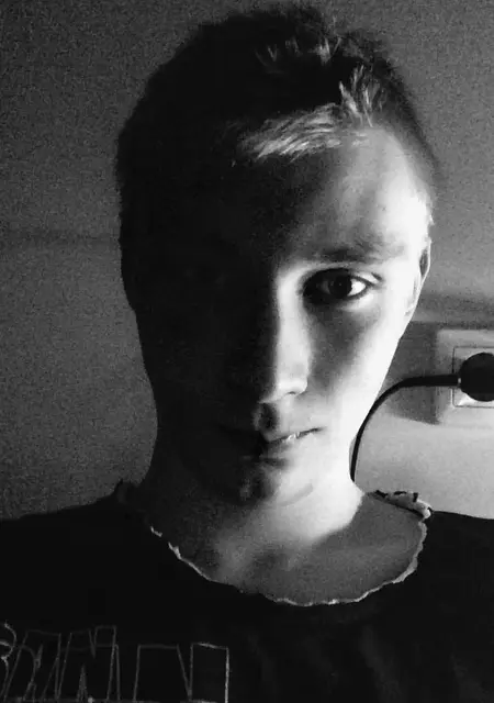 Я Андрей, 31, из Пскова, ищу знакомства на одну ночь