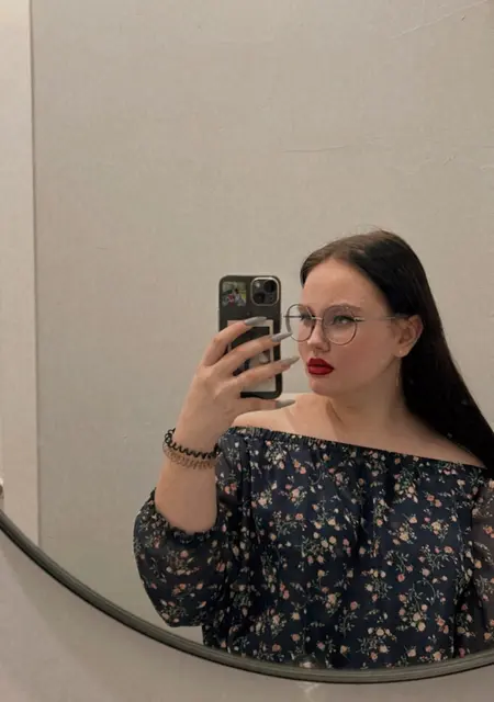 Я Алина, 20, из Миасса, ищу знакомство для общения