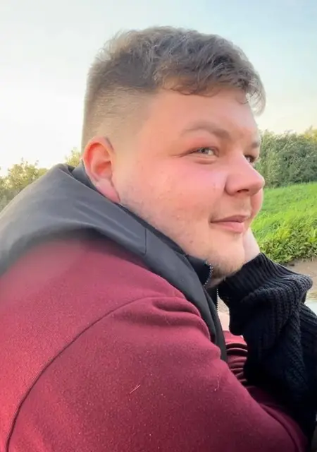 Я Дмитрий, 27, знакомлюсь для общения в Великом Новгороде