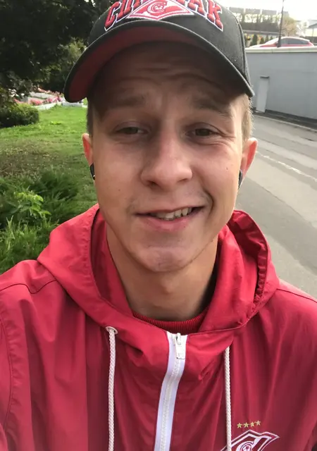 Я Олег, 21, знакомлюсь на одну ночь в Гусь-Хрустальном