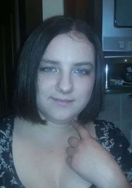 Алена из Смоленска, ищу на сайте знакомства без обязательств