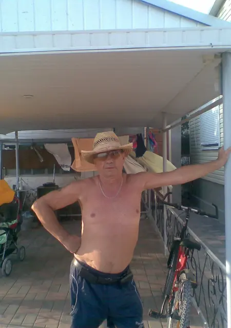 Я Sergey, 65, знакомлюсь без обязательств в Днепре