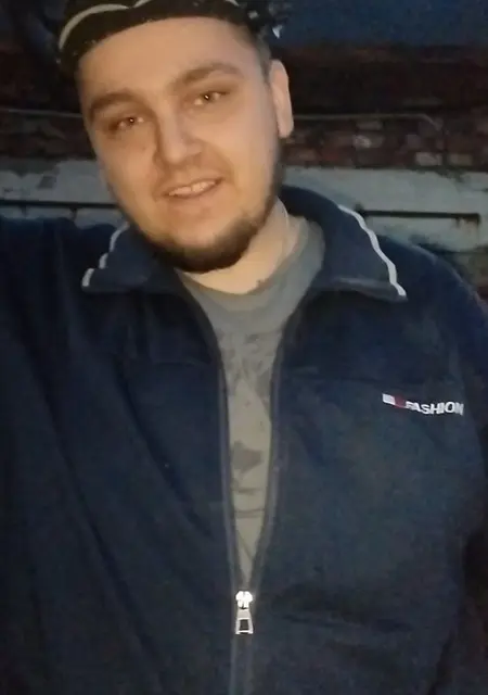 Я Игорь, 21, знакомлюсь на одну ночь в Северодвинске