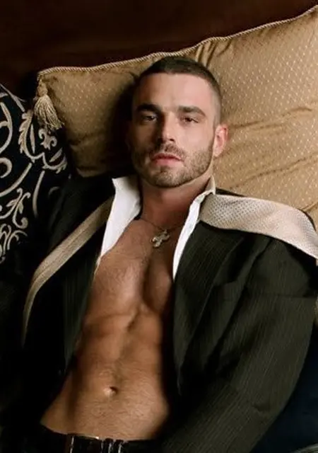 Олег из Черновцов, мне 45, познакомлюсь на одну ночь