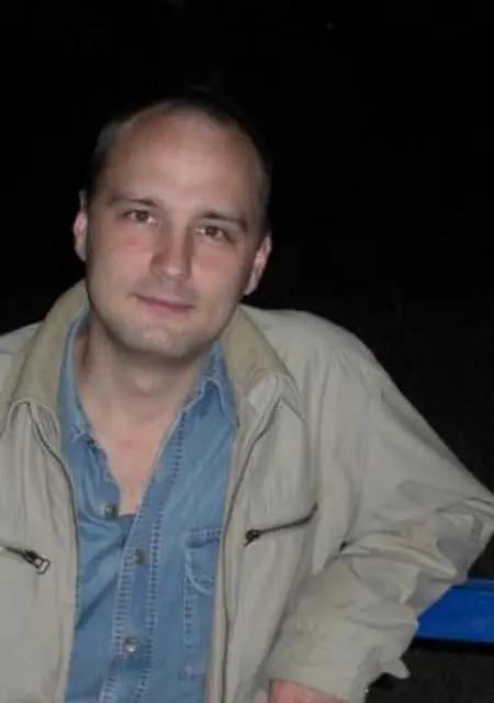 Олег из Тольятти, мне 42, познакомлюсь для общения