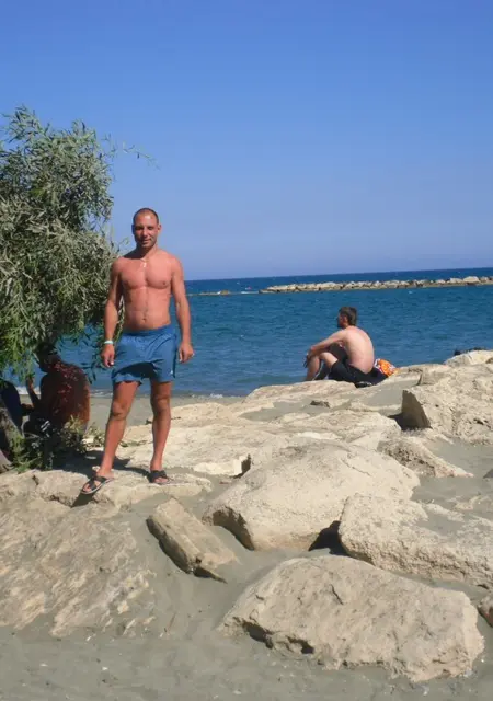 Я Евгений, 44, из Котласа, ищу знакомства без обязательств