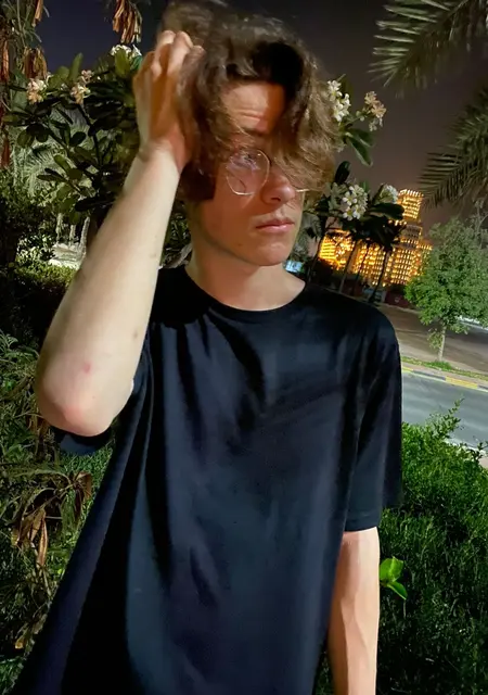 Я Богдан, 21, знакомлюсь без обязательств в Казани