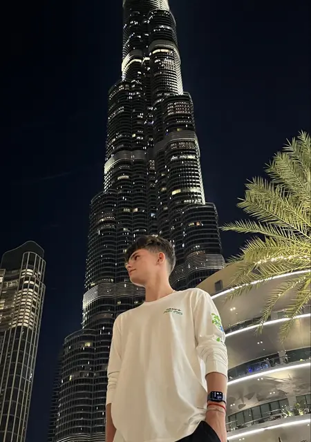 Даниил из Сыктывкара, ищу на сайте знакомства на одну ночь