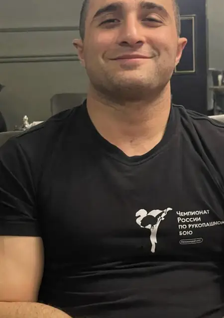 Я Сергей, 32, из Владикавказа, ищу знакомства без обязательств