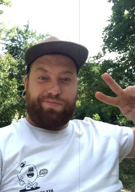 Саша из Ялты, мне 37, познакомлюсь на одну ночь