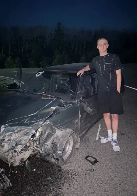 Артем из Воронежа, мне 21, познакомлюсь для открытые отношения