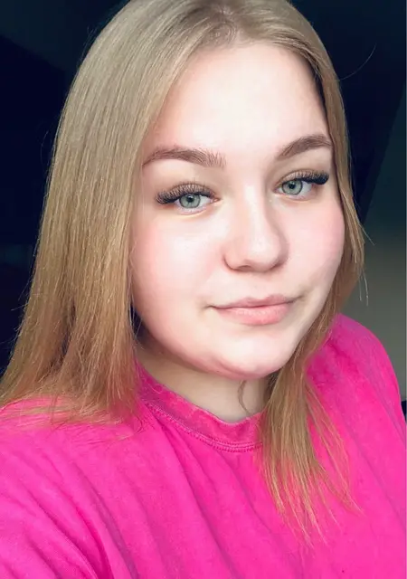 Ксения из Екатеринбурга, ищу на сайте знакомства на одну ночь