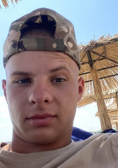 Влад из Азова, мне 20, познакомлюсь для общения