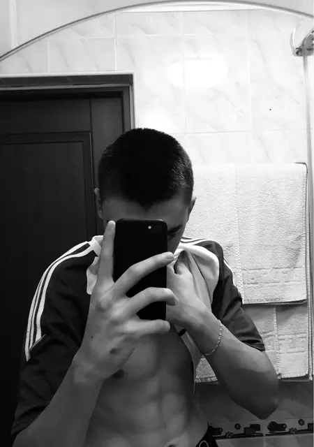 Миша из Ревды, ищу на сайте знакомства на одну ночь