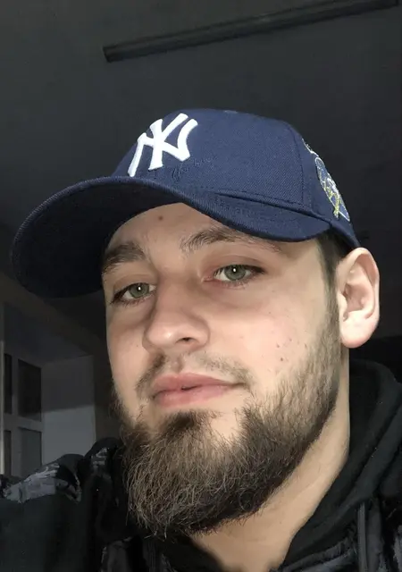 Я Айдемир, 25, из Москвы, ищу знакомства без обязательств