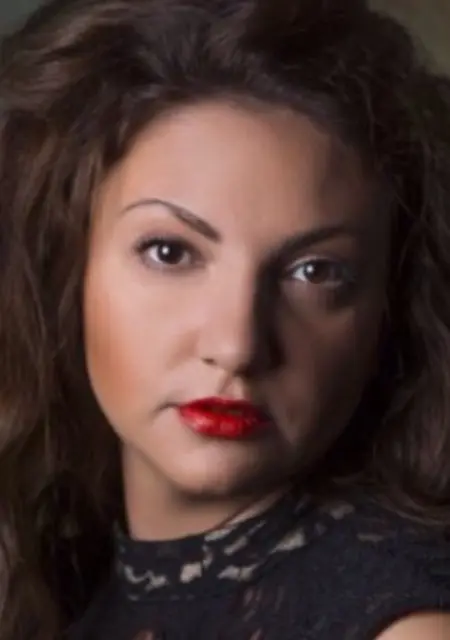Я Валентина, 38, знакомлюсь без обязательств в Саратове