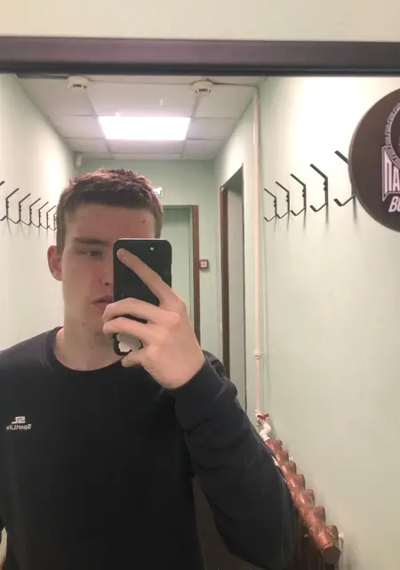 Евгений из Бийска, мне 21, познакомлюсь для постоянных отношений