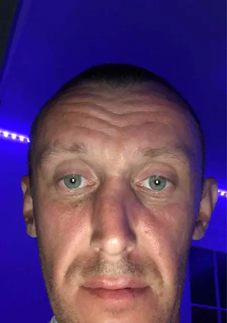 Eugen из Симферополя, ищу на сайте знакомства без обязательств