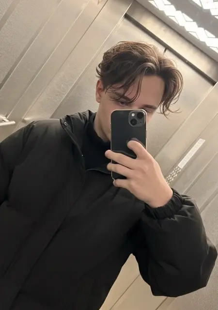 Даниил из Саратова, ищу на сайте знакомства на одну ночь