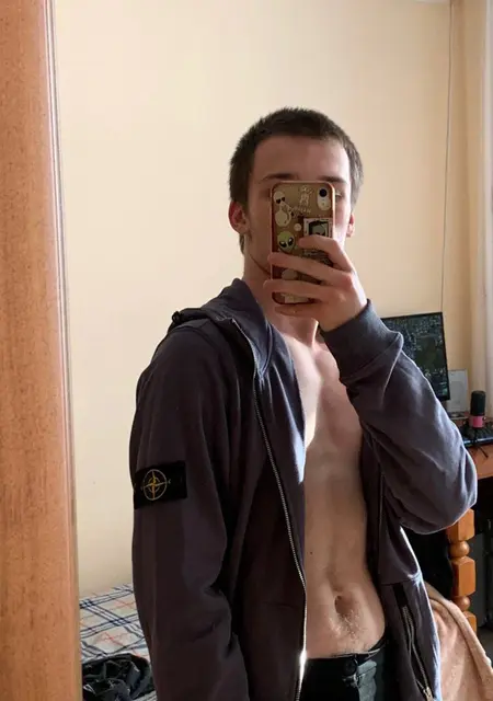 Денис из Анапы, ищу на сайте общение