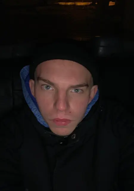 Антон из Туймаз, мне 22, познакомлюсь для общения