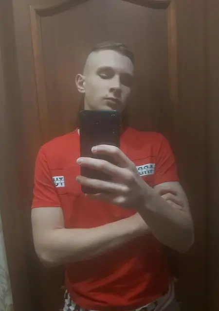 Я Ярослав, 21, из Тайшета, ищу знакомства на одну ночь