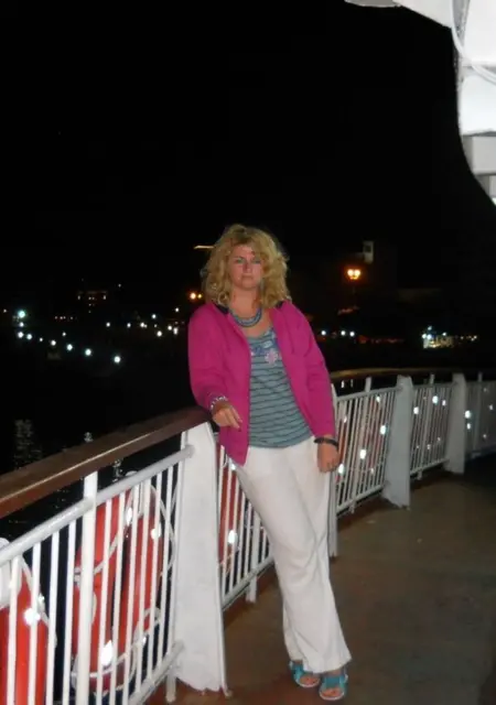 Я Ralu, 42, из Бухареста, ищу знакомство