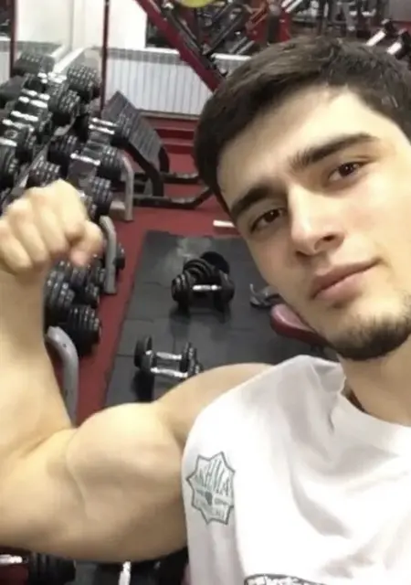 Максим из Дербента, мне 32, познакомлюсь для приятного времяпровождения