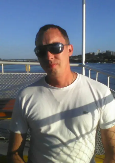 Егений из Кирова, ищу на сайте знакомства на одну ночь