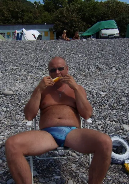 Я Стас, 60, из Ижевска, ищу знакомства на одну ночь