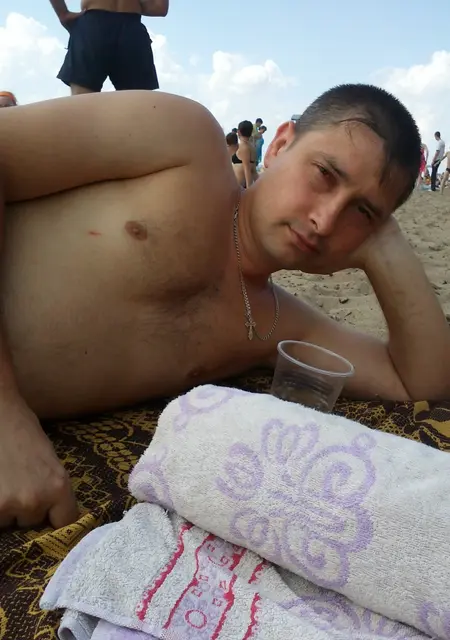 Я Дмитрий, 40, из Бердска, ищу знакомство для постоянных отношений