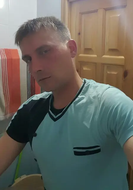 Я Дмитрий, 37, знакомлюсь на одну ночь в Оленегорске