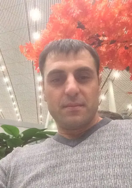 Я Раман, 42, знакомлюсь без обязательств в Томске