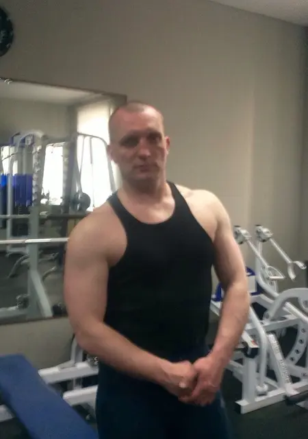 Павел из Магадана, мне 45, познакомлюсь для дружбы