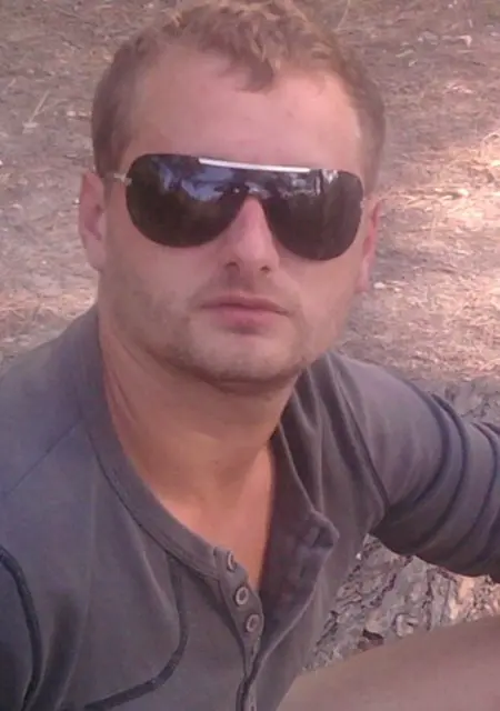 Мишаня из Геленджика, ищу на сайте знакомства без обязательств