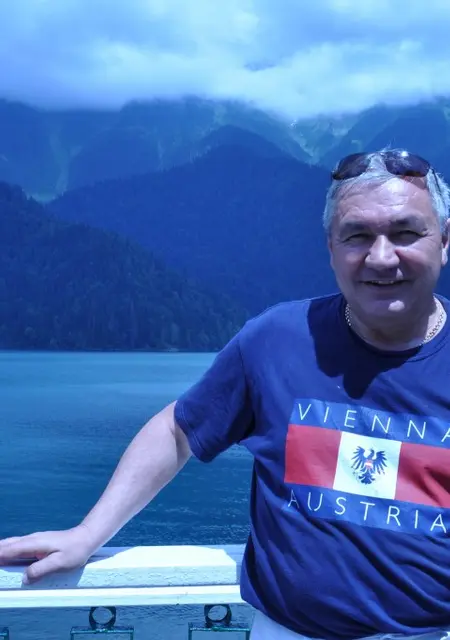 Влад из Сургута, ищу на сайте знакомства без обязательств