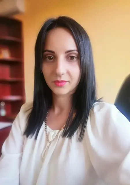 Яна з Ужгорода, шукаю на сайті спільні подорожі