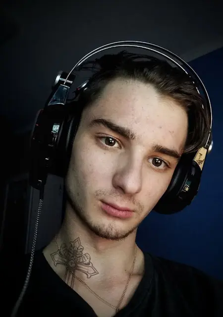 Илья из Туапсе, мне 21, познакомлюсь на одну ночь