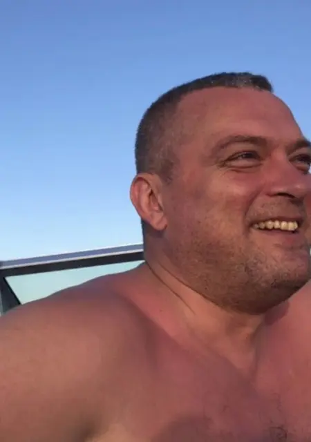 Я Даниил, 50, из Санкт-Петербурга, ищу знакомство для открытые отношения