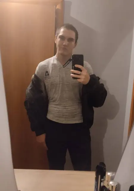 Я Eduard, 21, знакомлюсь на одну ночь в Новосибирске