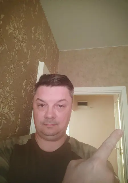 Алекс из Мурманска, мне 46, познакомлюсь на одну ночь