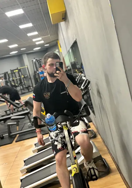 Я Никита, 23, из Новокузнецка, ищу знакомство для постоянных отношений