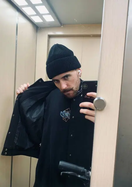 Я Ярослав, 29, из Керчи, ищу знакомства без обязательств