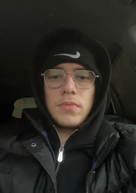 Я Володя, 19, из Жуковского, ищу знакомство для общения