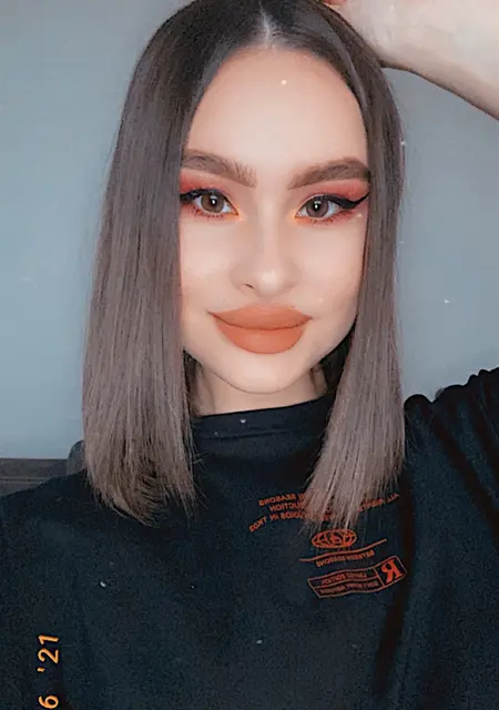 Я Алина, 22, из Краснодара, ищу знакомство для постоянных отношений