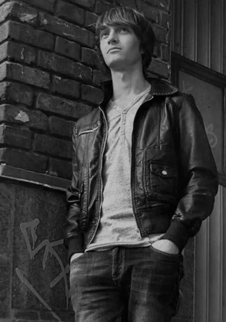 Данил Петров из Тольятти, мне 36, познакомлюсь для дружбы