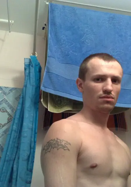 Димон из Кингисеппа, ищу на сайте дружбу