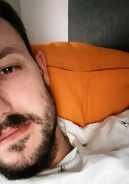 Arthur из Парижа, мне 19, познакомлюсь