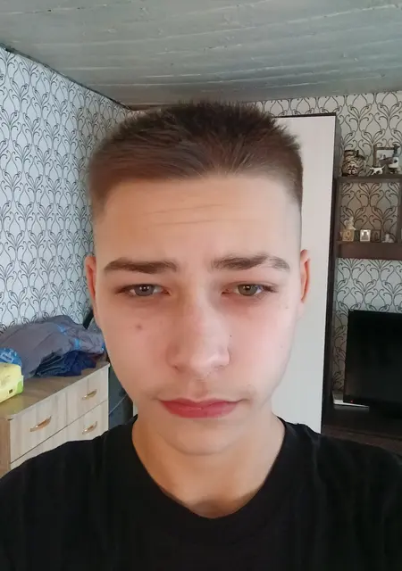 Роман из Омска, мне 19, познакомлюсь без обязательств