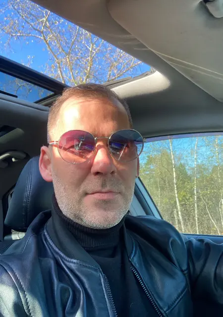 Евгений из Королева, ищу на сайте открытые отношения